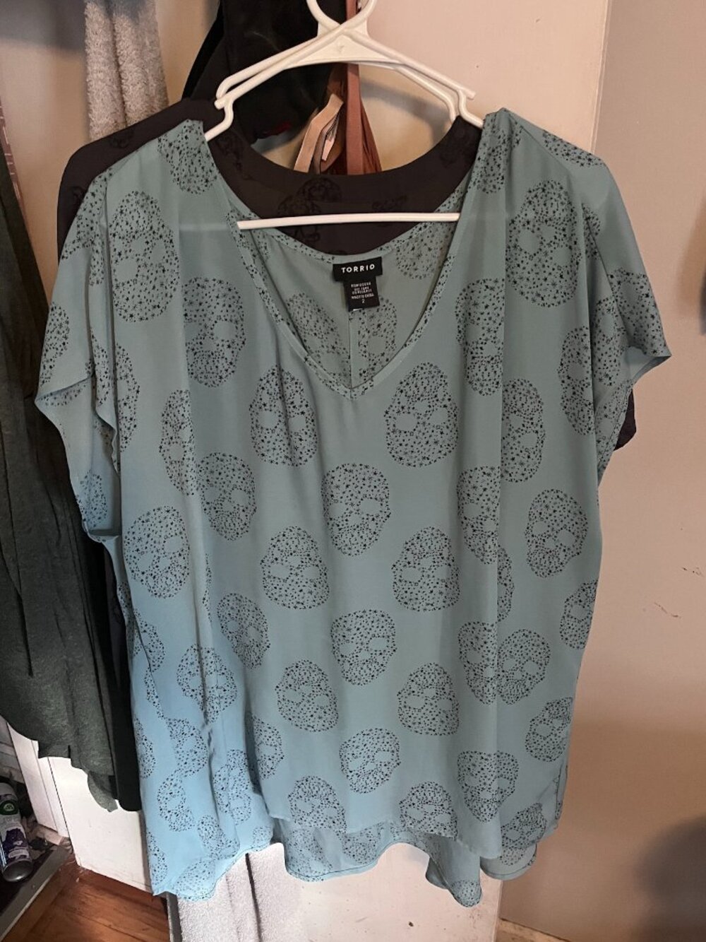 Torrid Skull Blouse Size 2